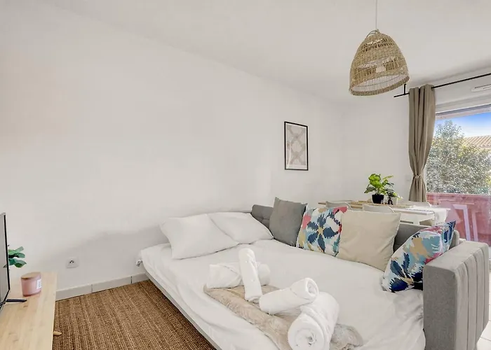 T2 Avec Terrasse - Ideal Pour 4 Voyageurs Appartement